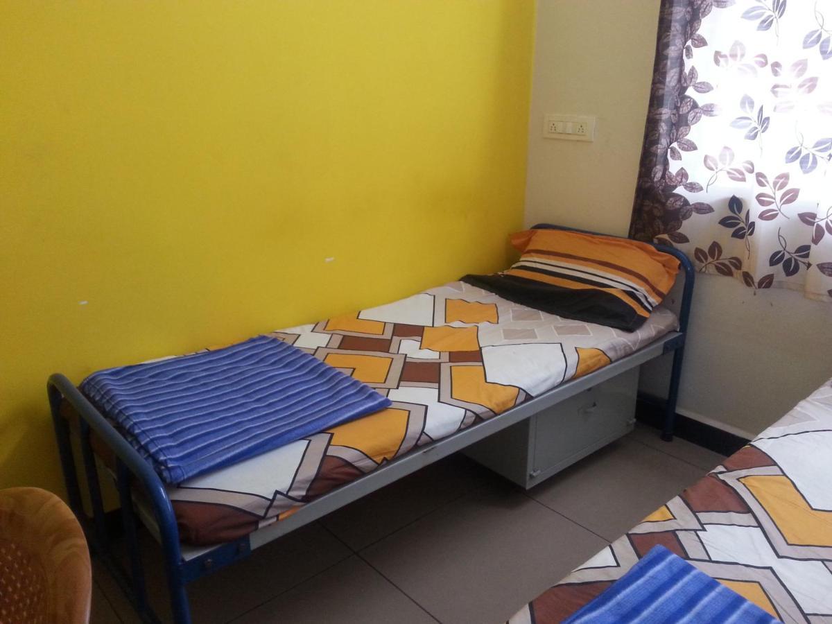 Nisarga Men'S Pg Hostel Dharwad Buitenkant foto
