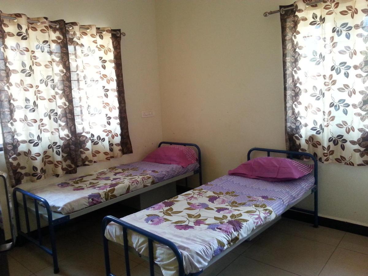 Nisarga Men'S Pg Hostel Dharwad Buitenkant foto