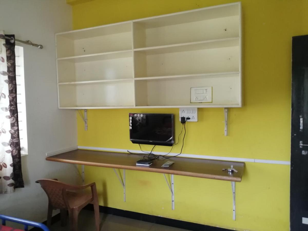 Nisarga Men'S Pg Hostel Dharwad Buitenkant foto